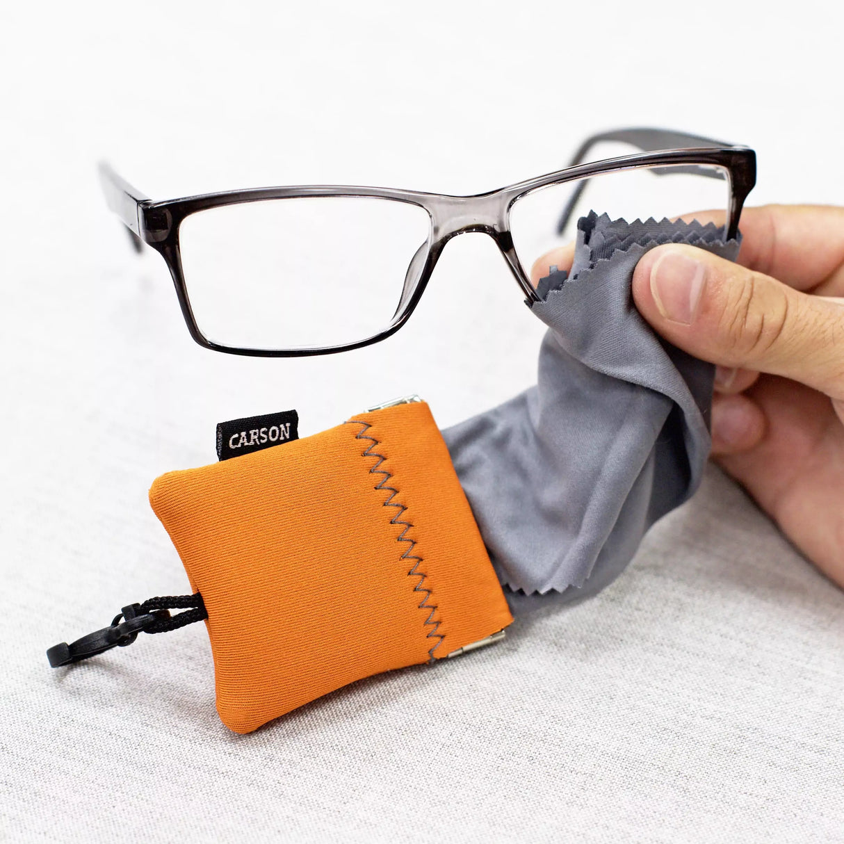 Stuff-It Pro Assorted Portable Lens Cleaner with Carabiner, Pack of 1