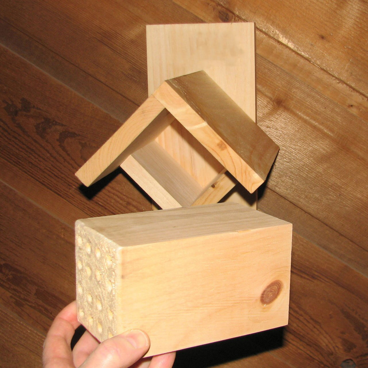 Handmade Bee House, Single
