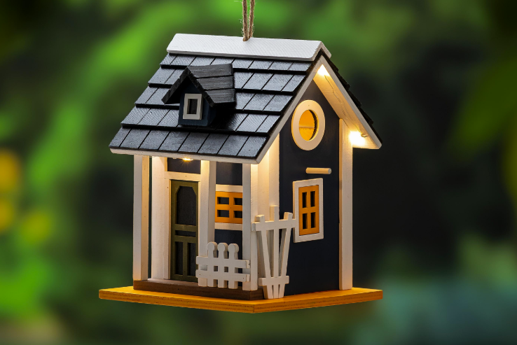 Woodland Retreat Solar Birdhouse